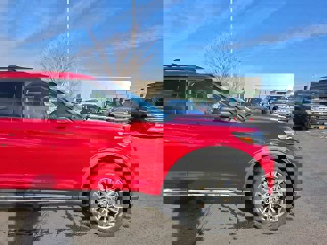 Certified 2021 Ford Explorer XLT w/ Equipment Group 202A image 27
