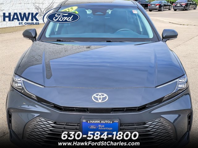 Used 2025 Toyota Camry XLE FWD image 4
