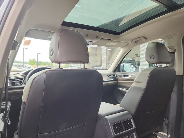 Used 2024 Volkswagen Atlas SEL AWD/4WD image 24
