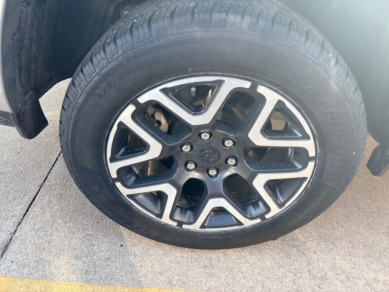 Used 2025 RAM 1500 Laramie AWD/4WD image 7