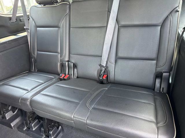 Used 2021 GMC Yukon XL SLT w/ SLT Premium Package image 16