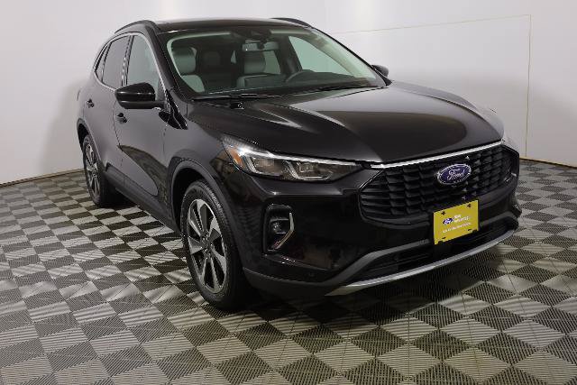 Certified 2023 Ford Escape Platinum w/ Class II Trailer Tow Package AWD/4WD image 5