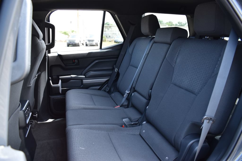 Used 2025 Toyota 4Runner SR5 AWD/4WD image 27