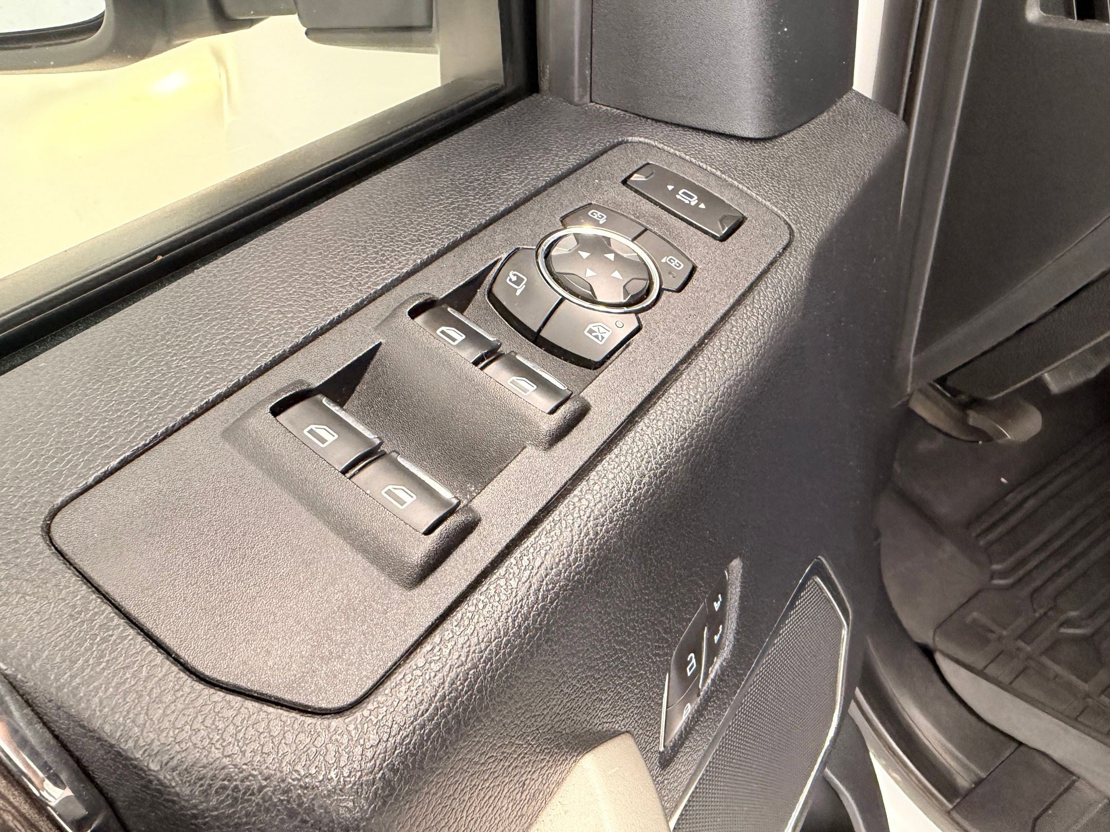 Certified 2020 Ford F250 Lariat w/ Lariat Ultimate Package image 23