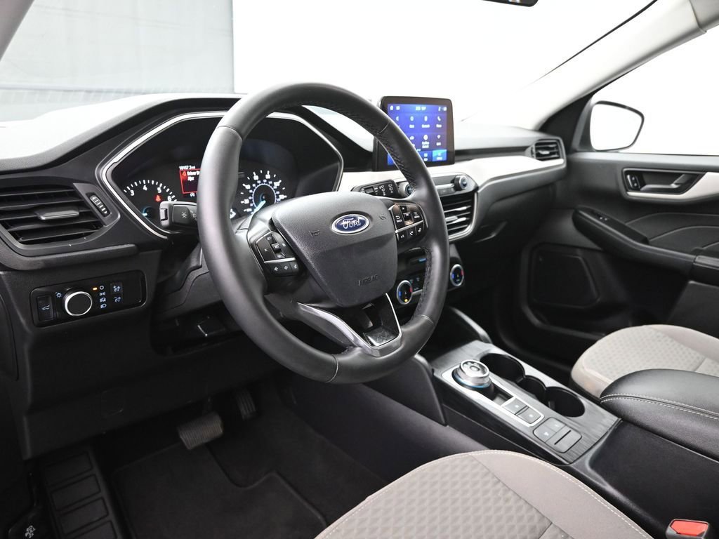 Certified 2022 Ford Escape SE w/ SE Sport Appearance Package image 45