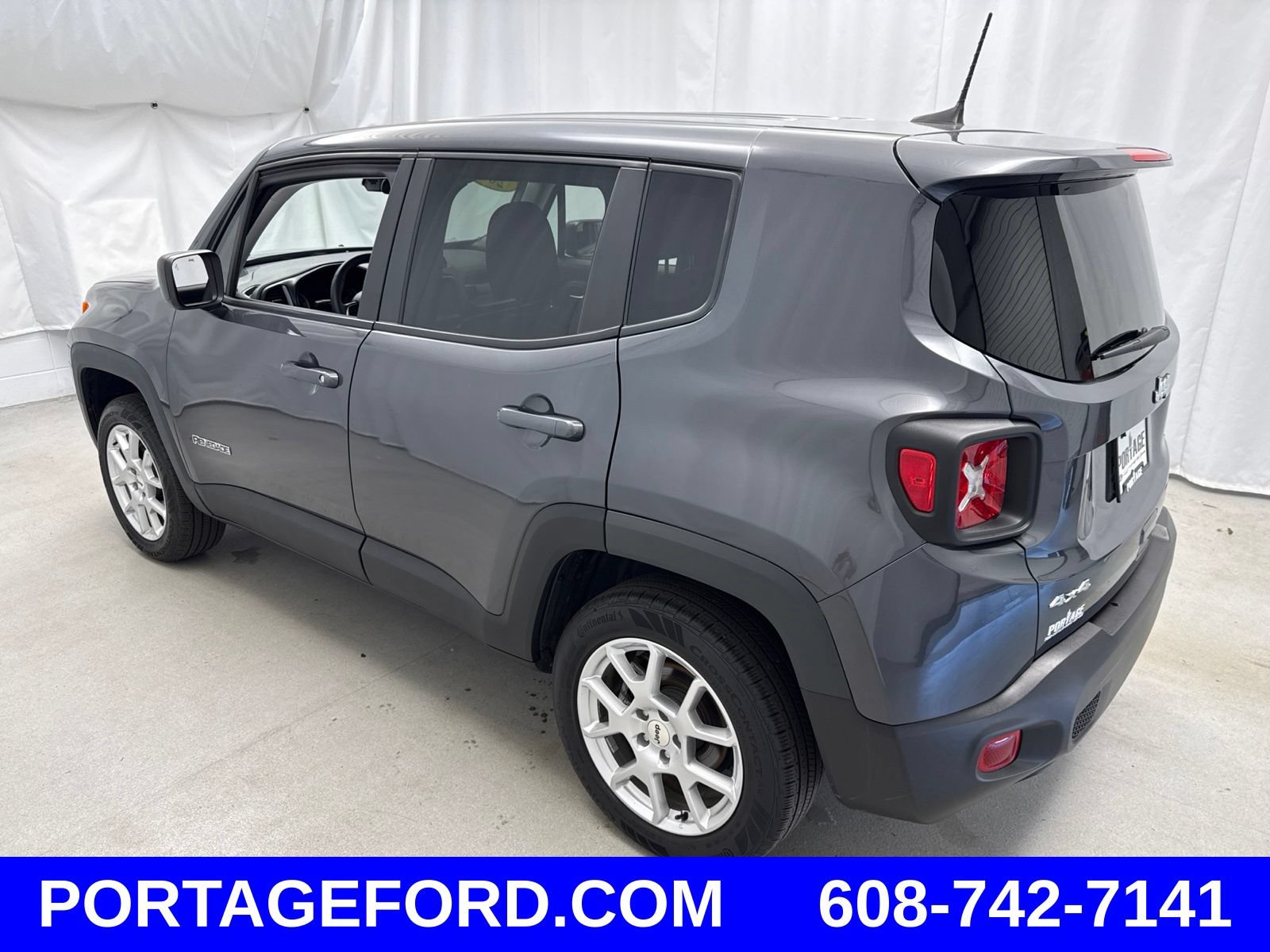 Used 2023 Jeep Renegade Latitude AWD/4WD image 4