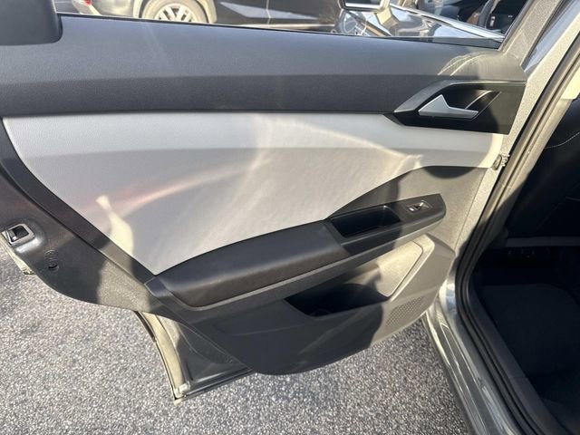 Used 2022 Volkswagen Taos SE image 20