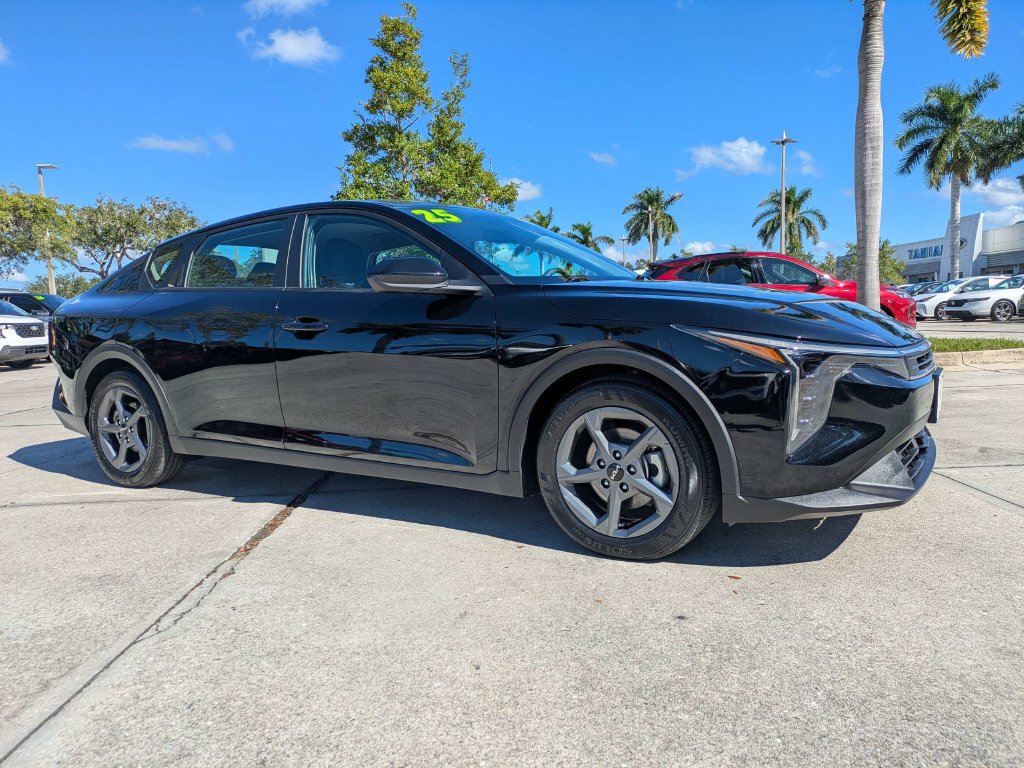 Used 2025 Kia K4 FWD image 2