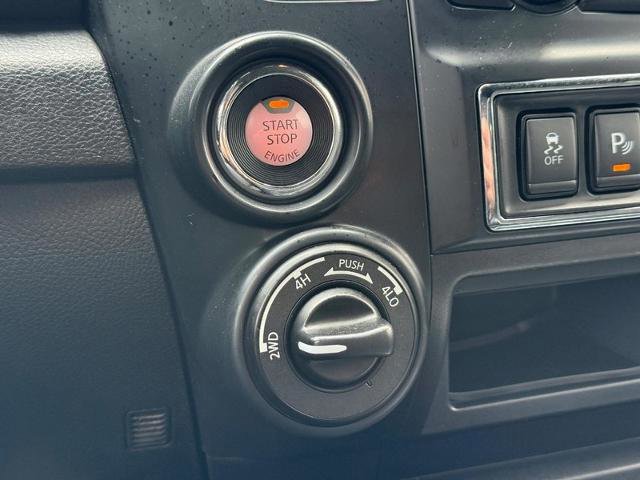 Used 2019 Nissan Titan SV w/ SV Convenience Package image 20