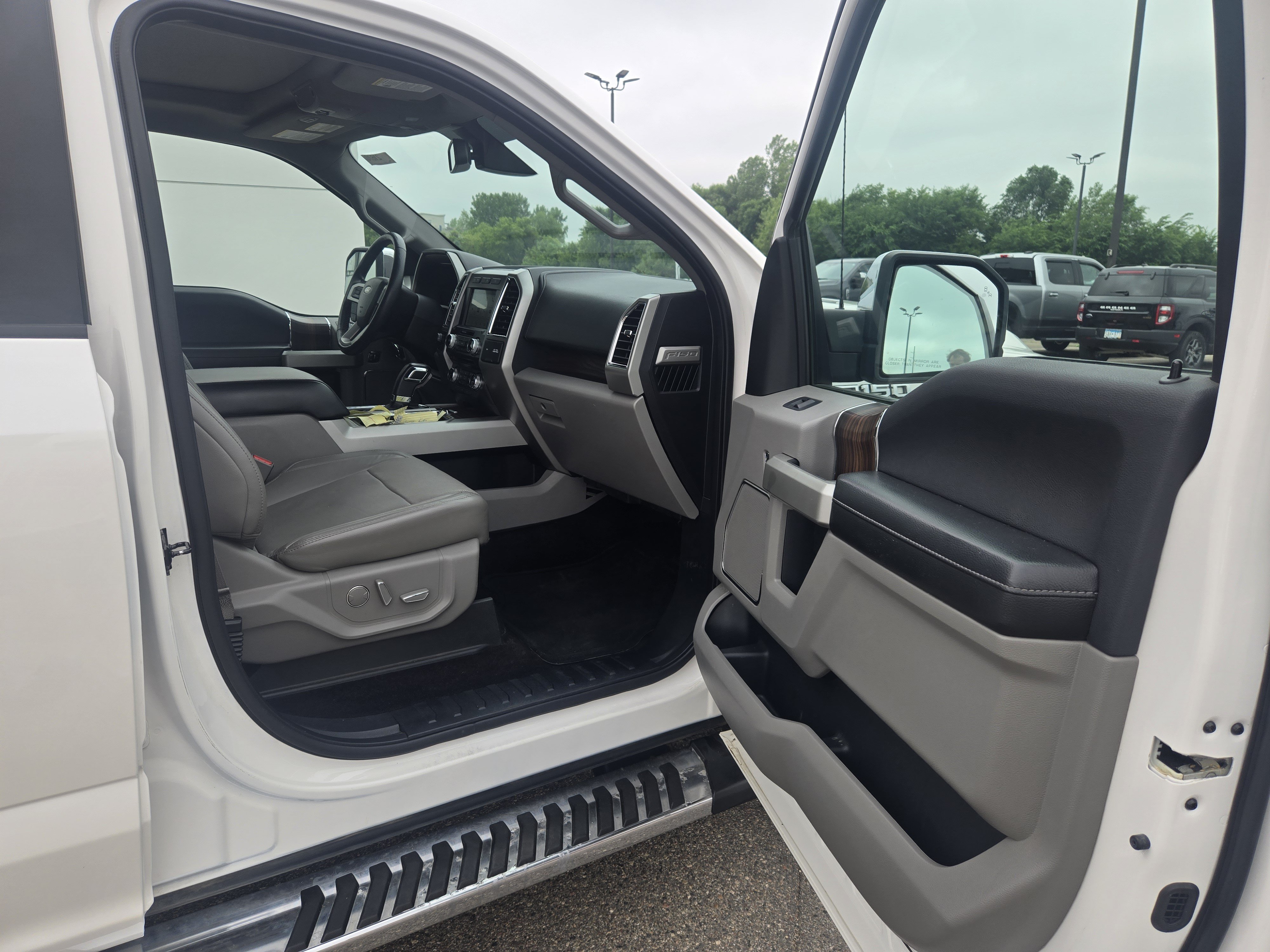 Certified 2017 Ford F150 Lariat w/ Equipment Group 502A Luxury AWD/4WD image 16