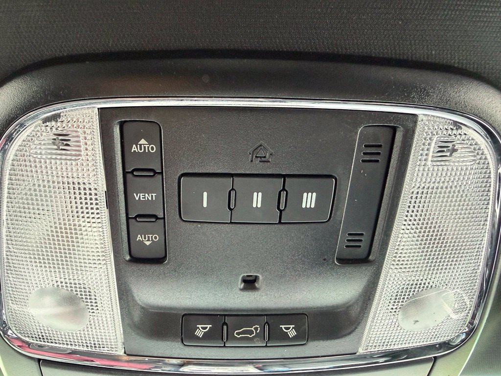 Used 2019 Jeep Grand Cherokee Limited AWD/4WD image 23