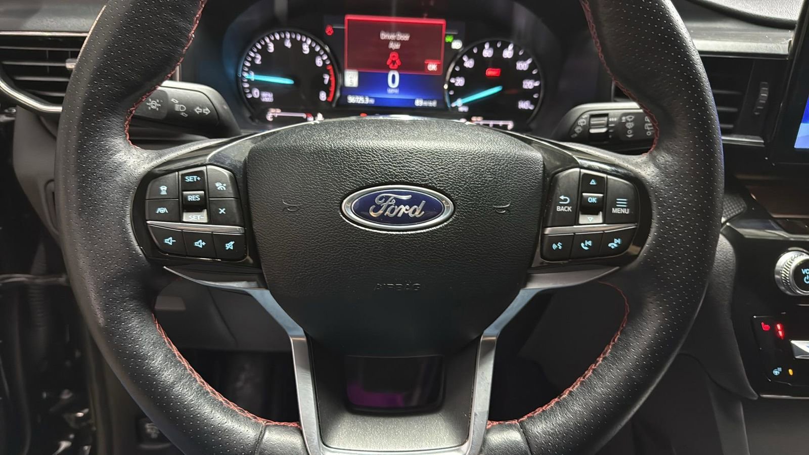 Certified 2023 Ford Explorer ST-Line w/ Class IV Trailer Tow Package image 15