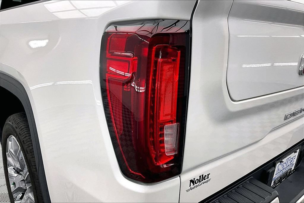Used 2024 GMC Sierra 1500 Denali w/ Denali Reserve Package AWD/4WD image 31
