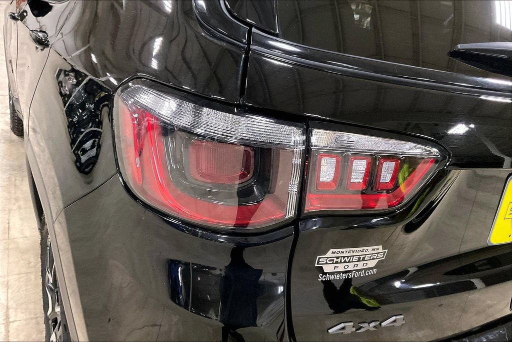 Used 2025 Jeep Compass Trailhawk AWD/4WD image 27