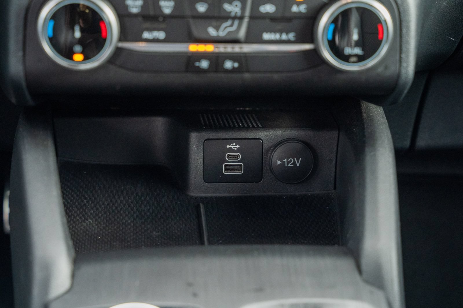Certified 2024 Ford Escape ST-Line FWD image 32