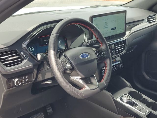 Certified 2025 Ford Escape ST-Line Select w/ Tech Pack #2 AWD/4WD image 11