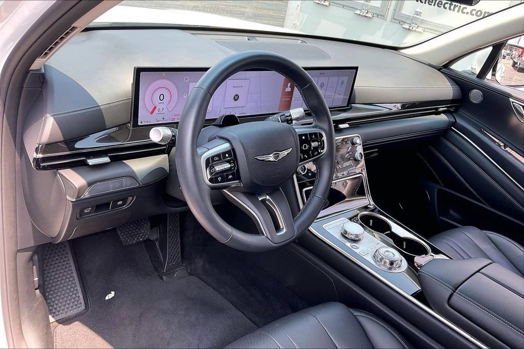 Used 2025 Genesis GV80 2.5T Standard AWD/4WD image 13
