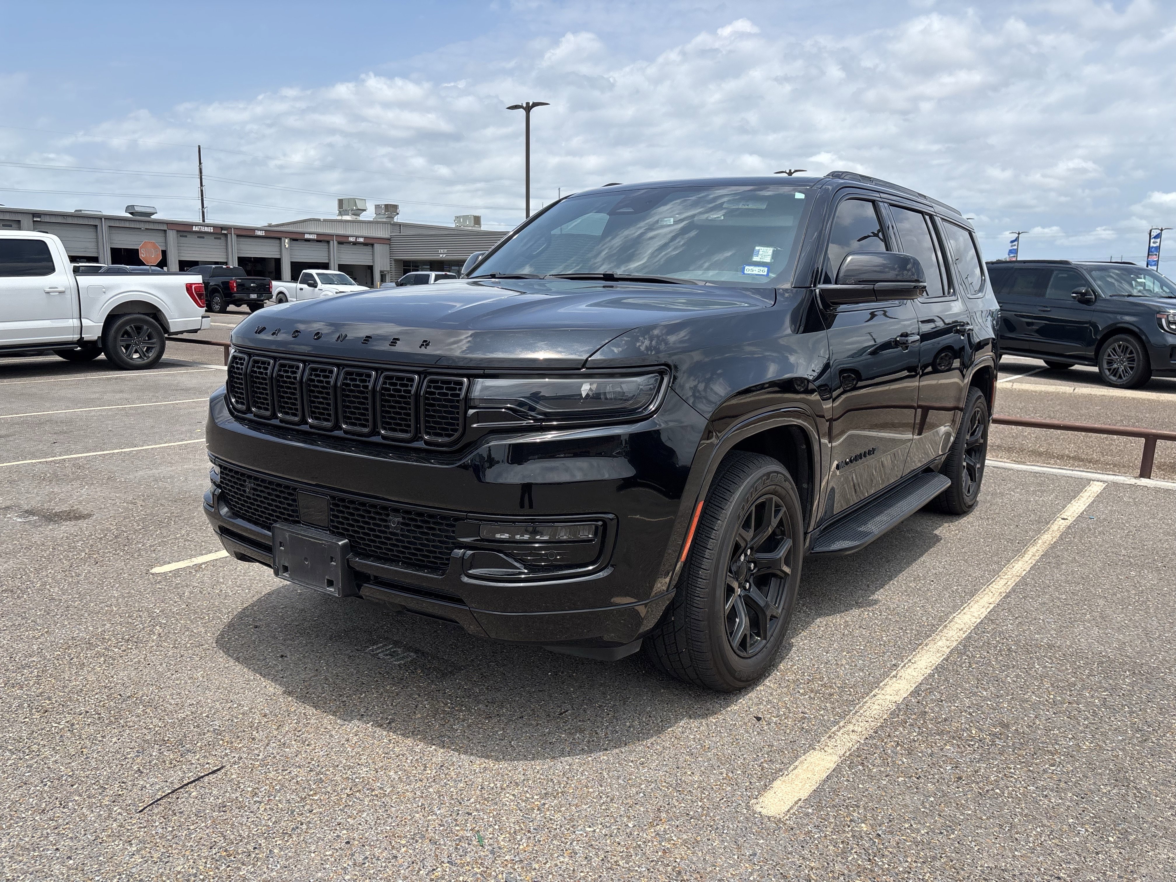 Used 2023 Jeep Wagoneer Series II AWD/4WD image 7