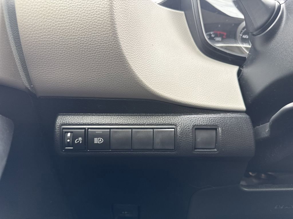 Used 2022 Toyota Corolla LE FWD image 21