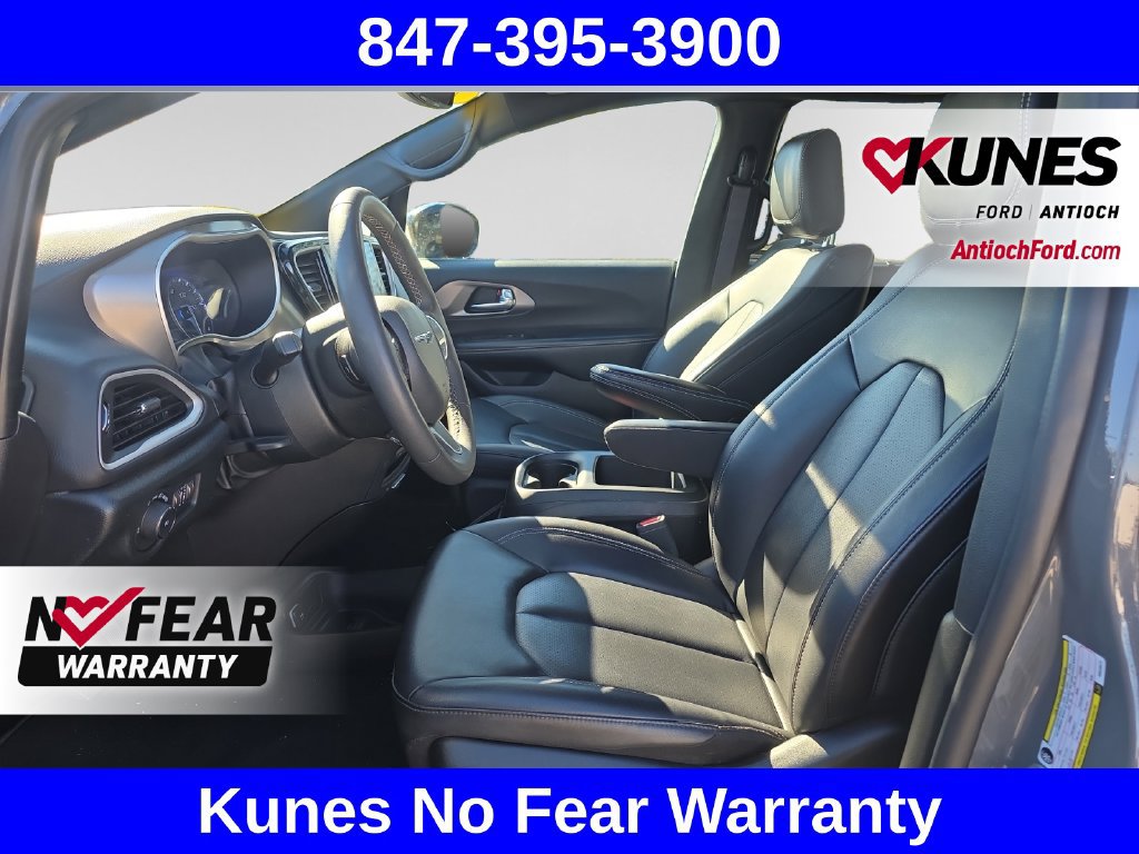 Used 2025 Chrysler Pacifica Select FWD image 22