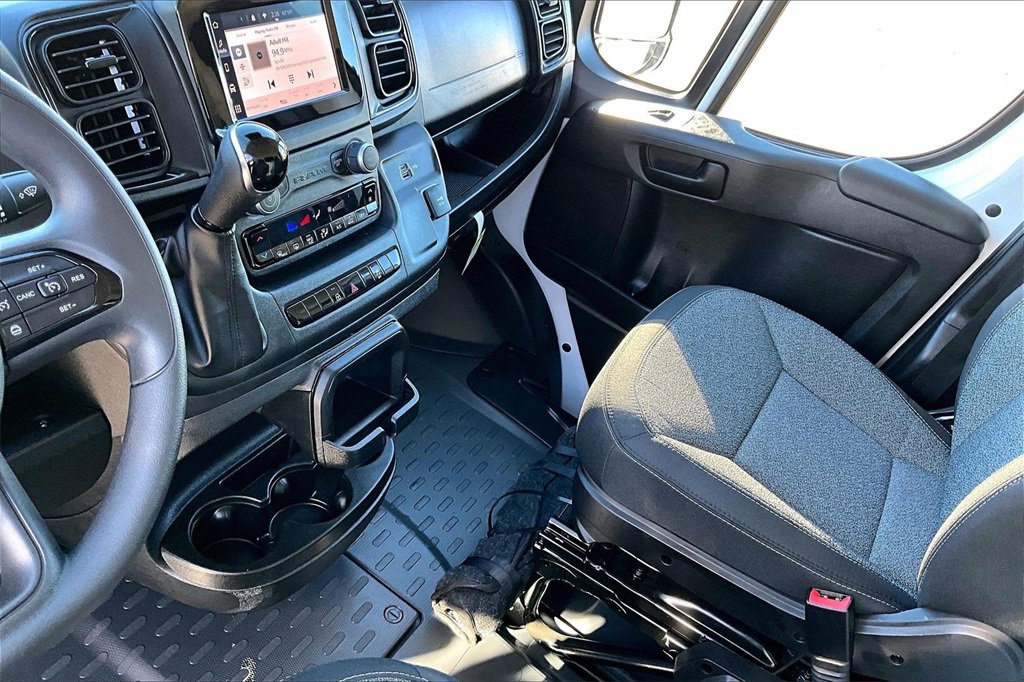 Used 2024 RAM ProMaster 2500 w/ Convenience Group image 14