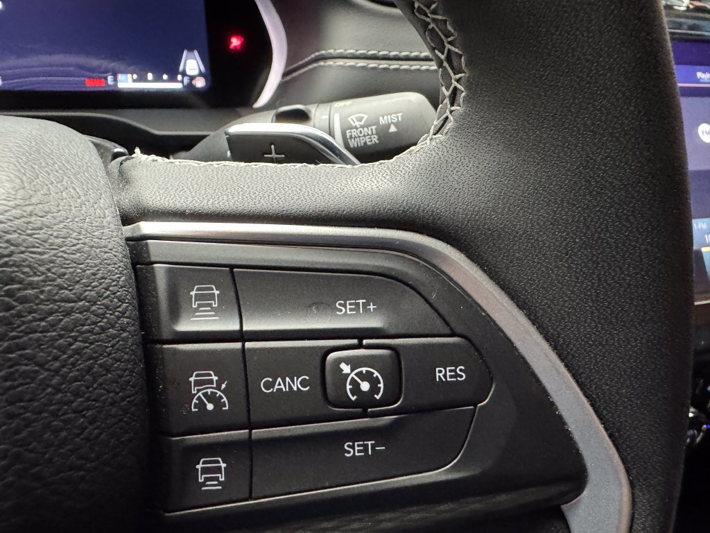 Used 2023 Jeep Grand Cherokee Altitude AWD/4WD image 17