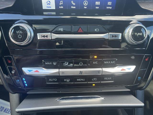 Certified 2022 Ford Explorer Platinum w/ Equipment Group 601A image 17