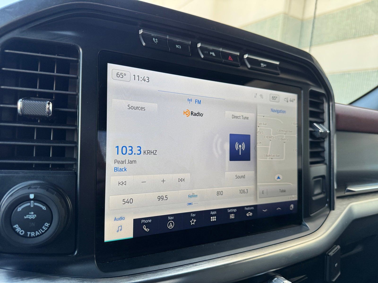 Certified 2023 Ford F150 Lariat w/ Equipment Group 502A High image 29