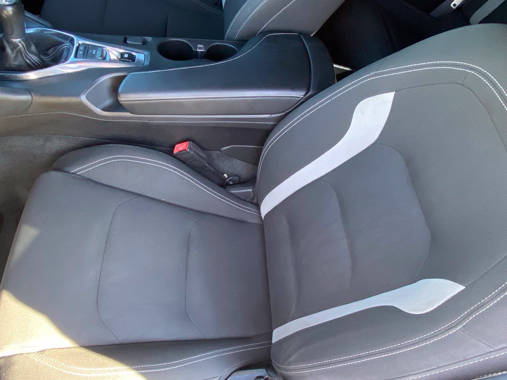 Used 2017 Chevrolet Camaro LT w/ Technology Package RWD image 17