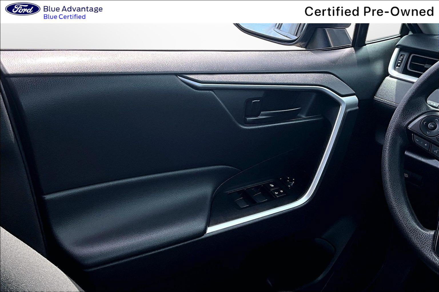 Used 2025 Toyota RAV4 LE AWD/4WD image 26