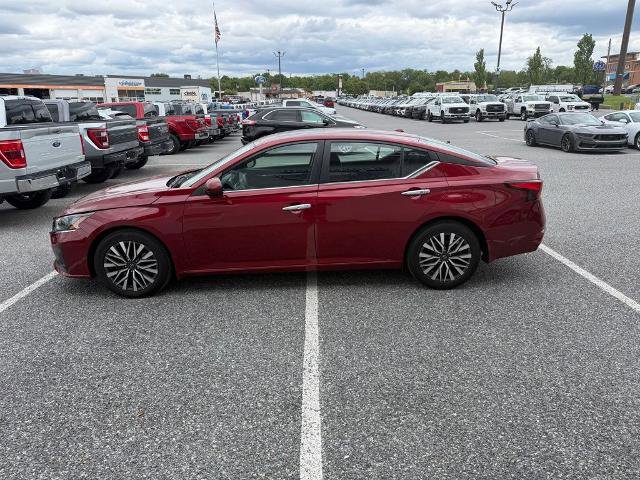 Used 2023 Nissan Altima 2.5 SV w/ SV Premium Package FWD image 5