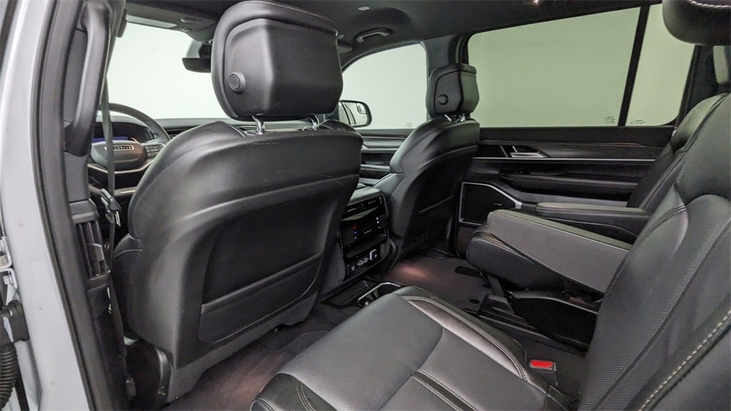 Used 2024 Jeep Wagoneer Series III image 38