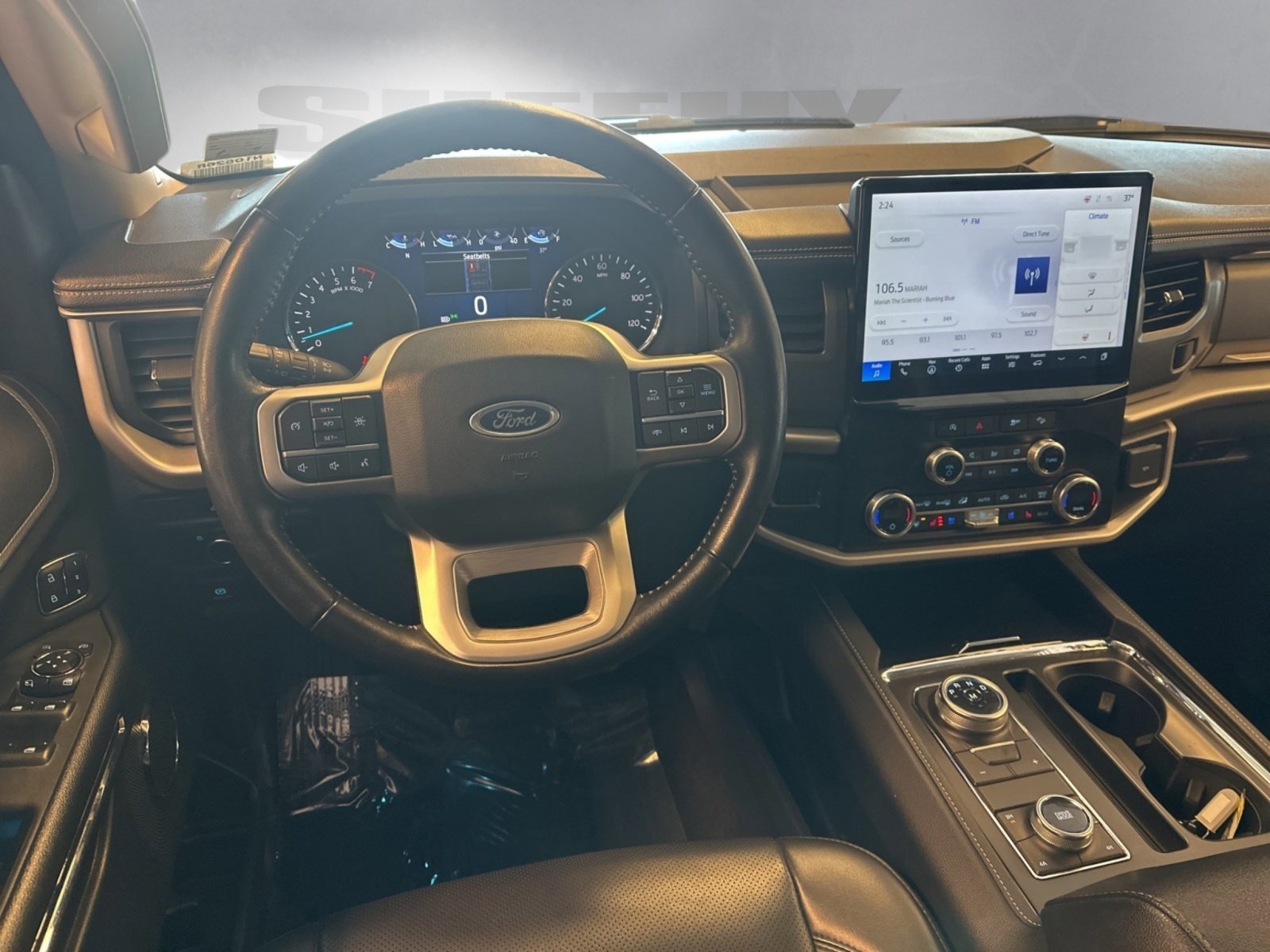 Certified 2024 Ford Expedition XLT image 11