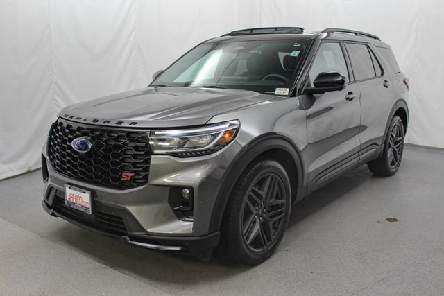 Certified 2025 Ford Explorer ST AWD/4WD image 4