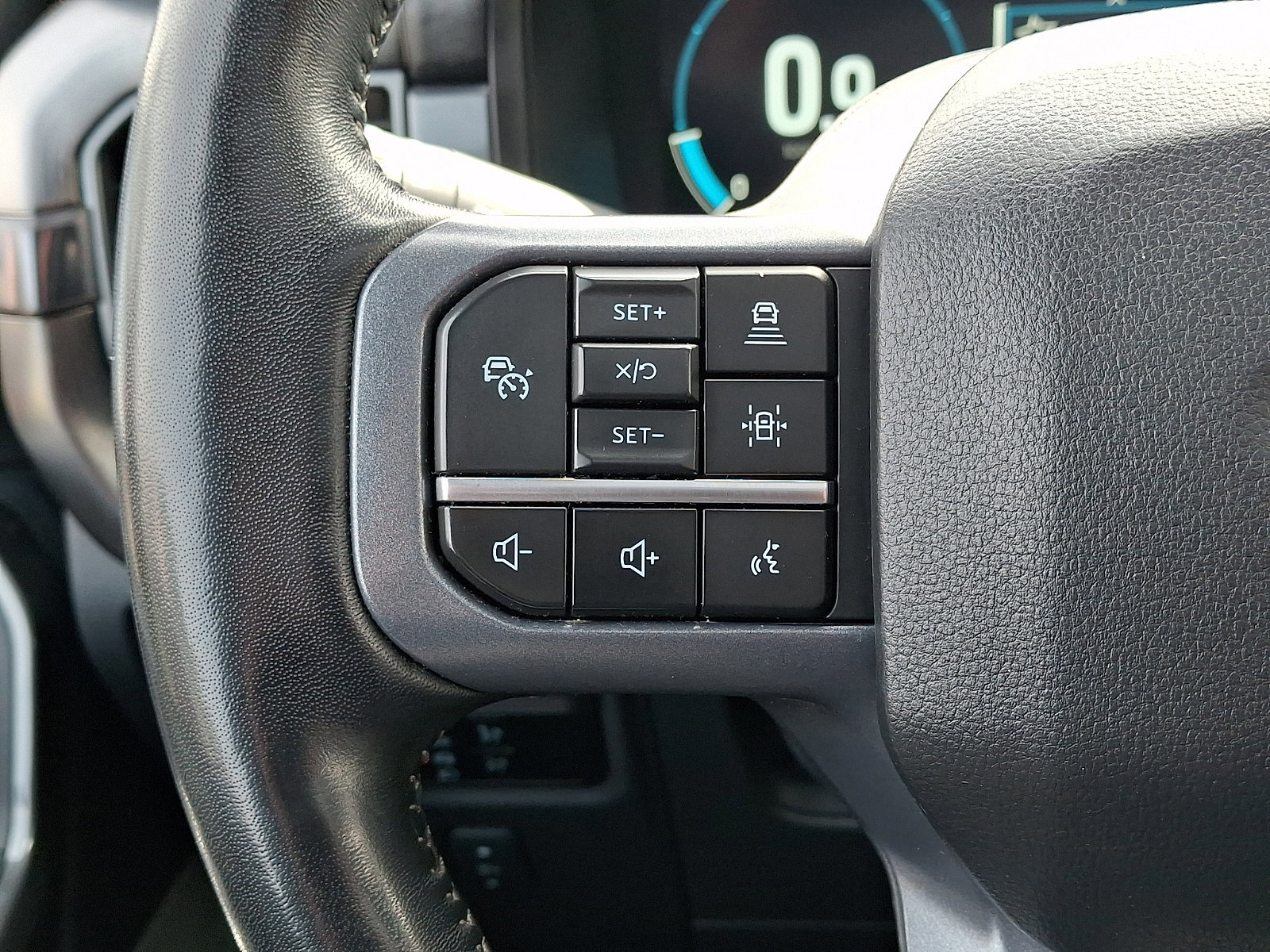 Certified 2023 Ford F150 Lariat w/ Equipment Group 502A High image 25