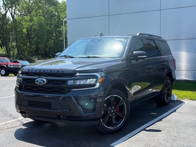 Certified 2023 Ford Expedition Limited AWD/4WD image 2