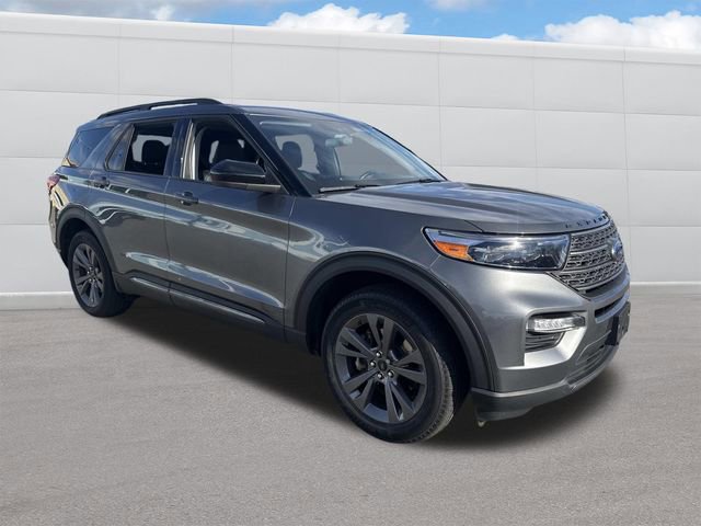 Certified 2022 Ford Explorer XLT w/ Equipment Group 202A image 13