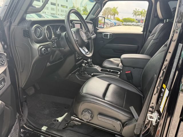 Used 2023 Jeep Wrangler Unlimited Sahara w/ Cold Weather Group AWD/4WD image 7