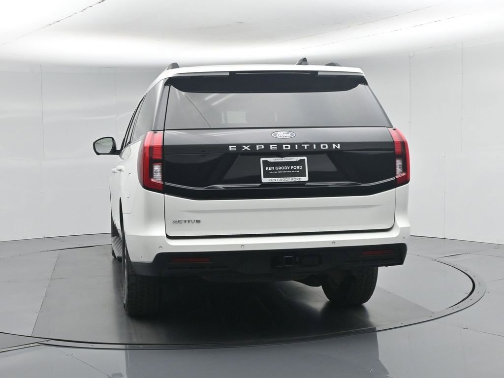 Certified 2025 Ford Expedition Active AWD/4WD image 40