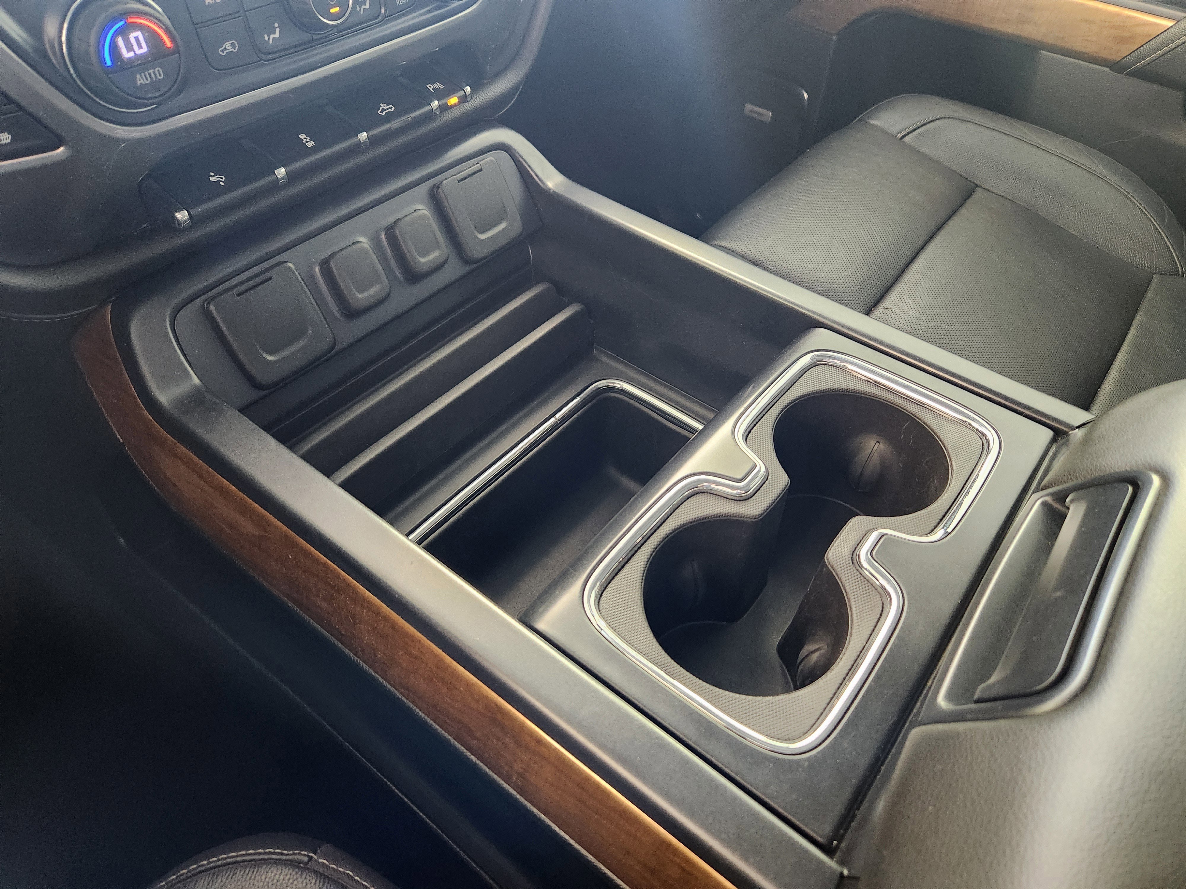 Used 2018 Chevrolet Silverado 1500 LTZ w/ Sport Package image 26