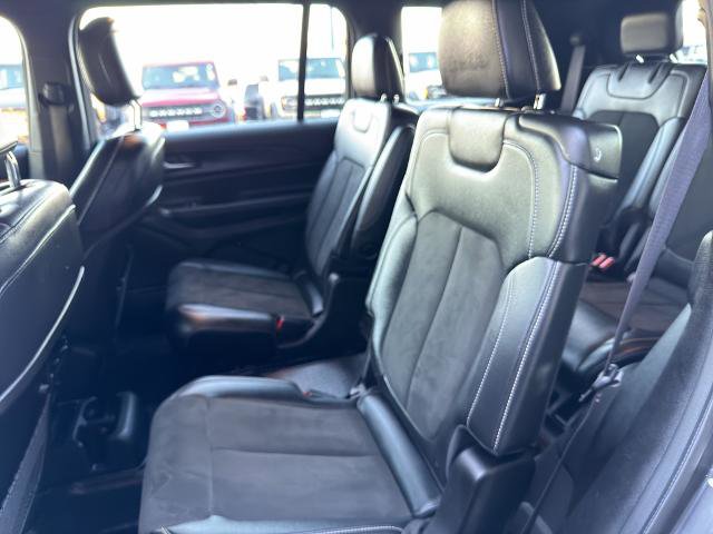 Used 2023 Jeep Grand Cherokee L Laredo image 32