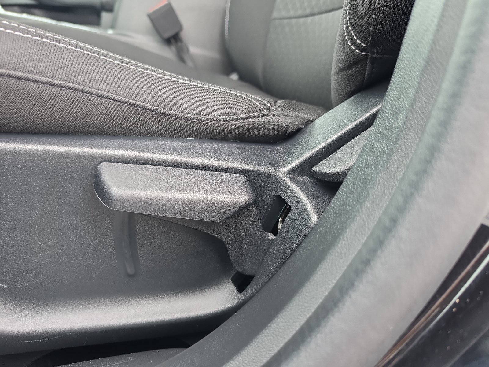 Certified 2025 Ford Escape Active FWD image 18