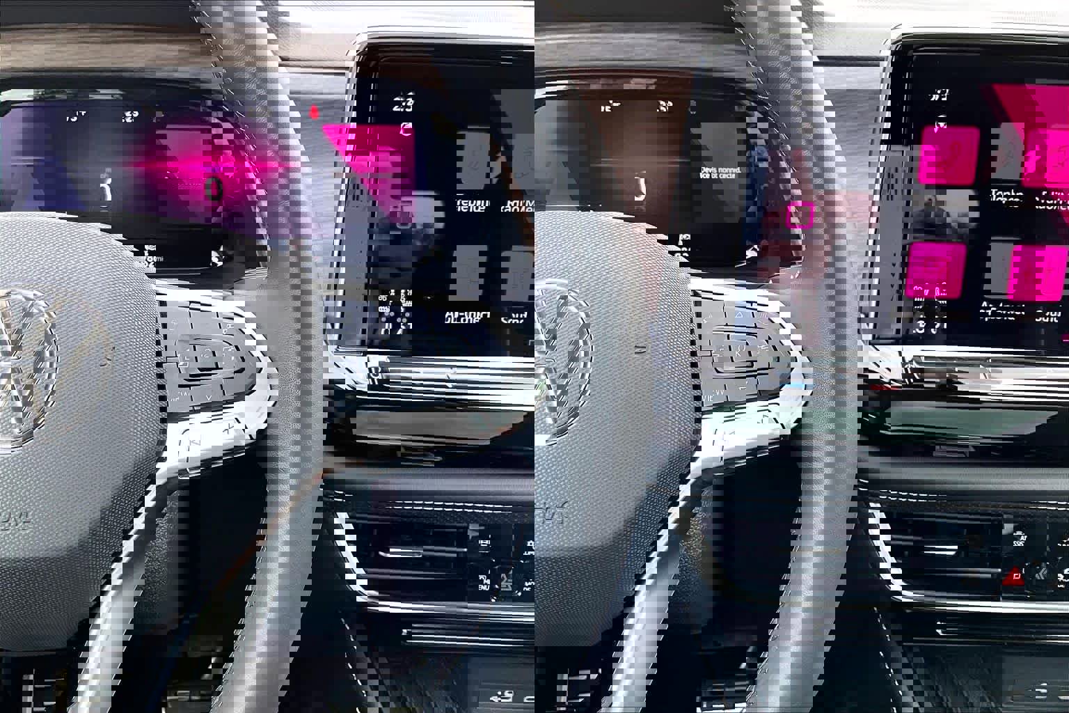 Used 2025 Volkswagen Atlas SEL Premium R-Line image 27