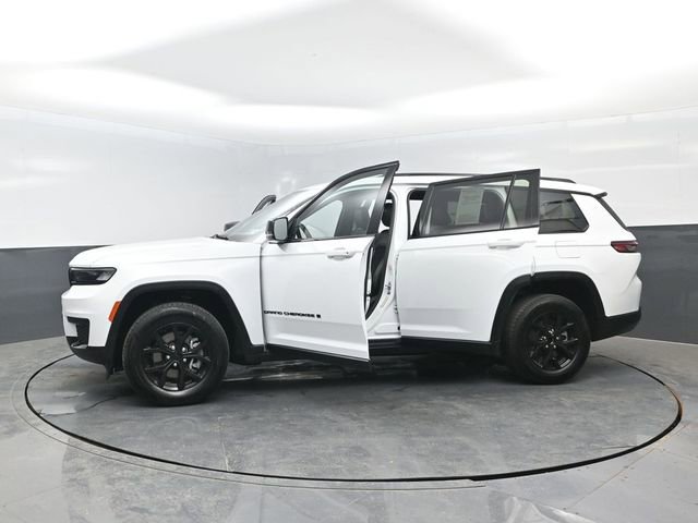 Used 2024 Jeep Grand Cherokee L Laredo AWD/4WD image 29