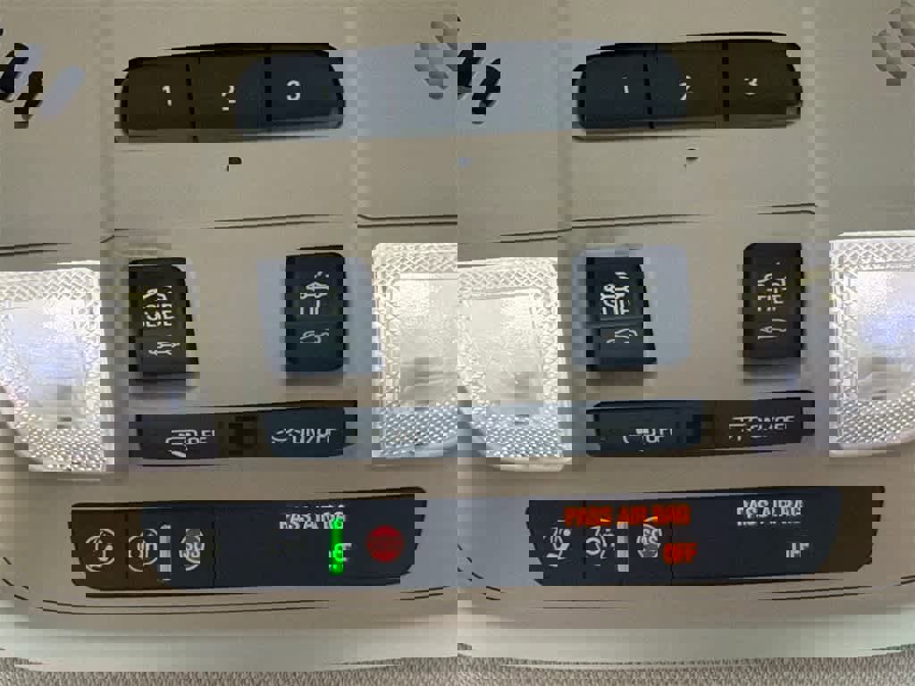 Used 2018 Buick Enclave Premium image 34