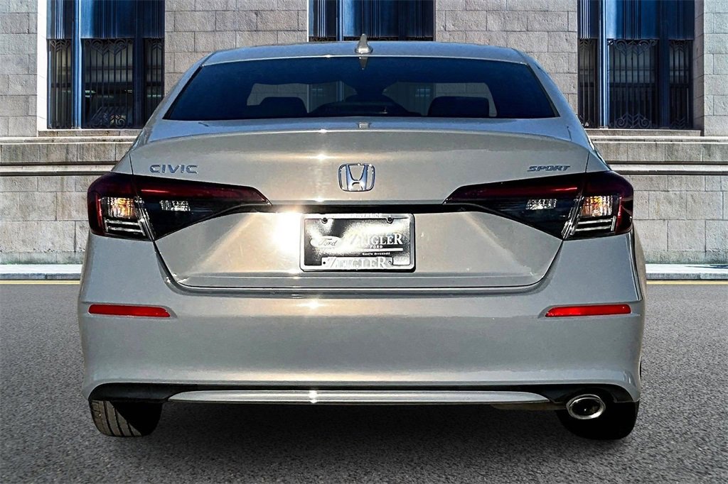 Used 2025 Honda Civic Sport image 4