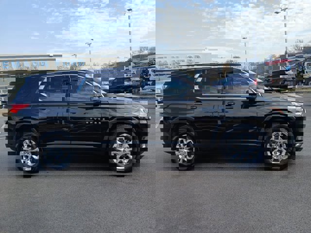 Used 2018 Chevrolet Traverse LS image 5