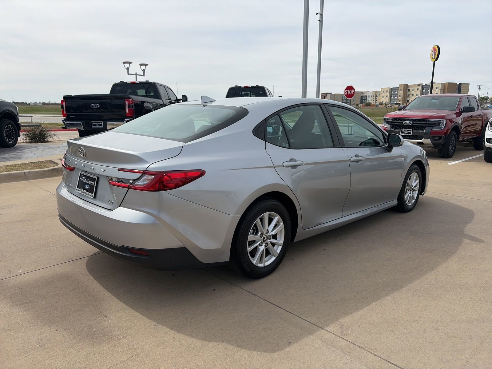 Used 2025 Toyota Camry LE FWD image 5