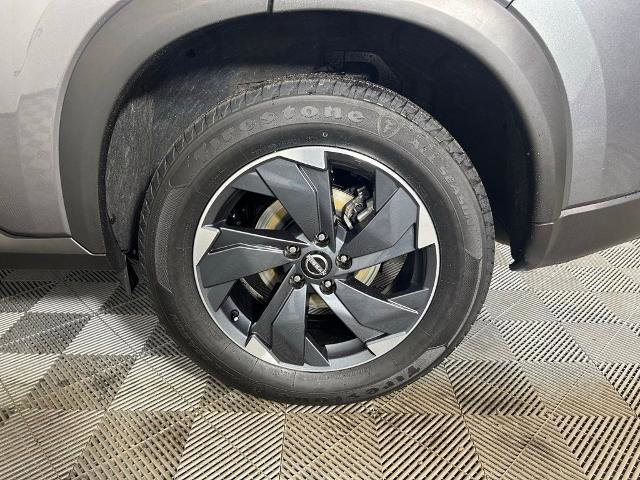 Used 2025 Nissan Rogue SV AWD/4WD image 23