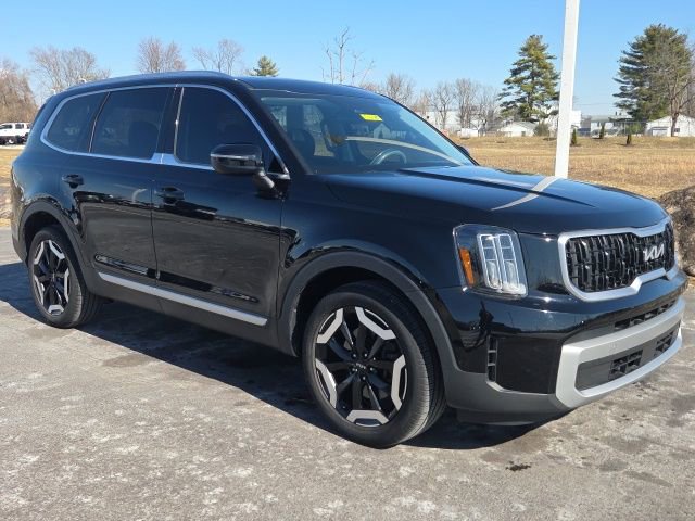 Used 2023 Kia Telluride EX w/ EX Captain's Chair Package